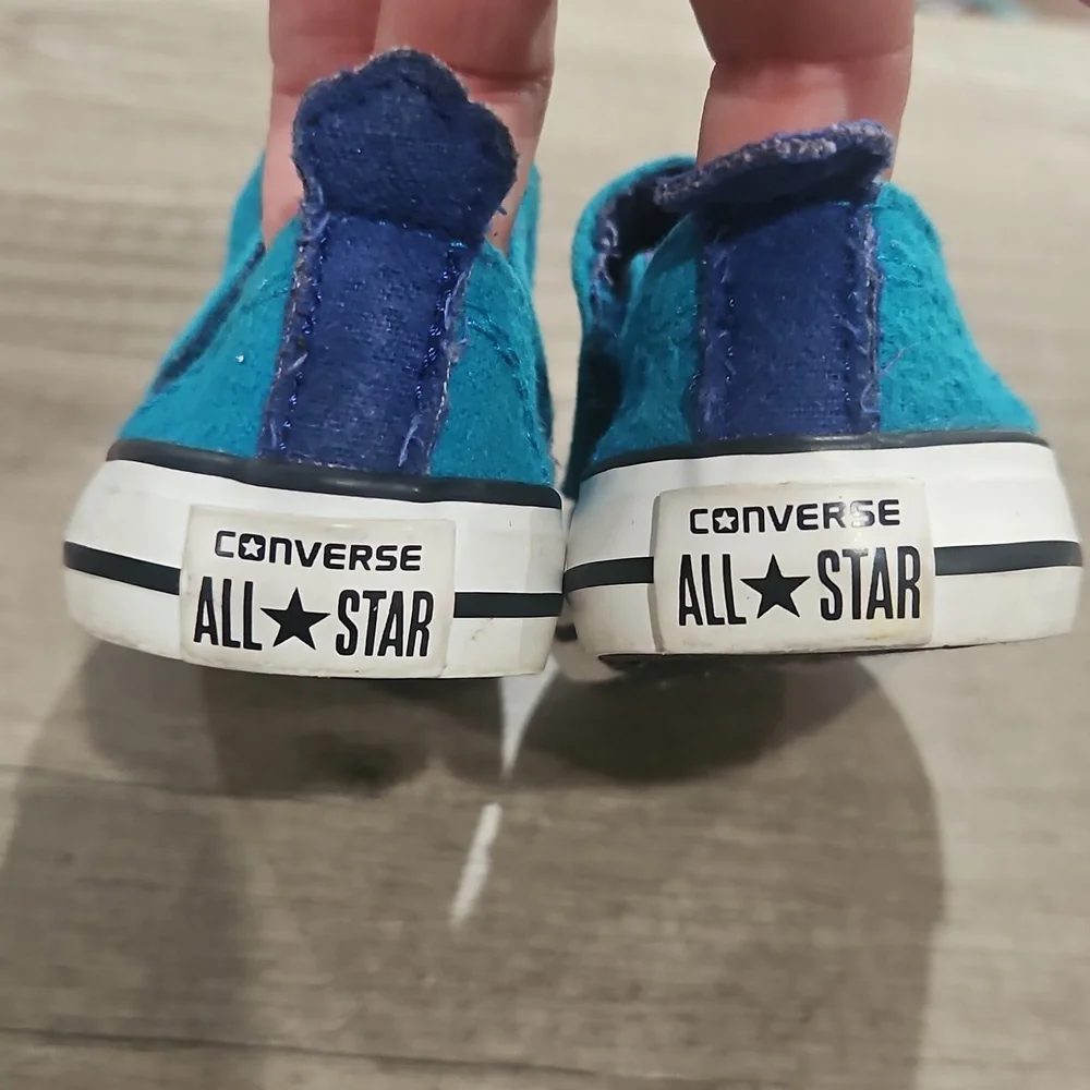 Converse Kids angry Birds Blue & Yellow Character Sneakers size 3